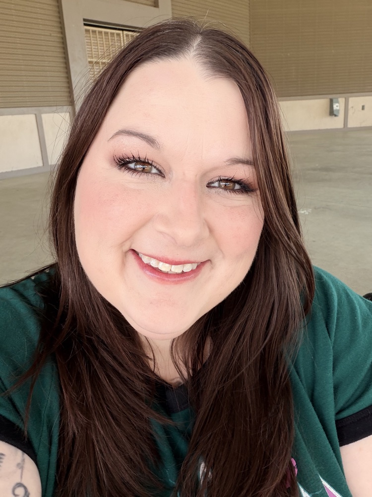 Mandy smiling, 116 pounds down
